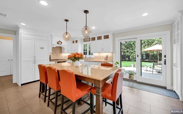 3 Lark Ln, Montvale NJ  07645-1131 exterior