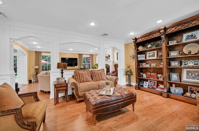 3 Lark Ln, Montvale NJ  07645-1131 exterior