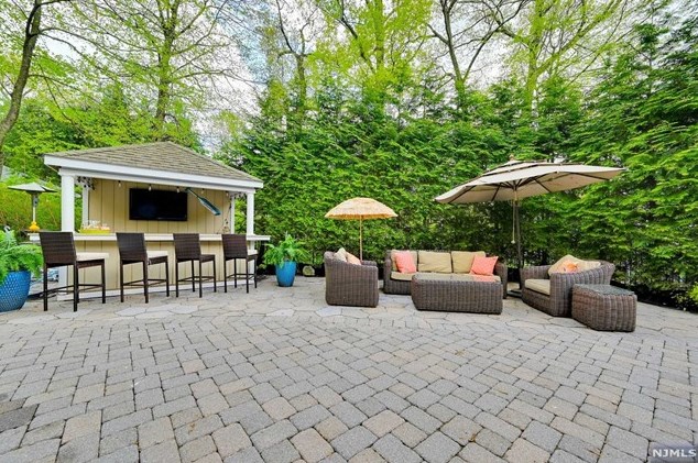 3 Lark Ln, Montvale NJ  07645-1131 exterior