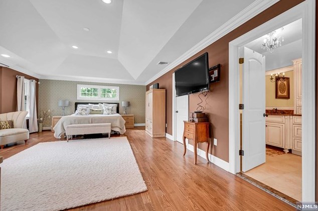 3 Lark Ln, Montvale NJ  07645-1131 exterior