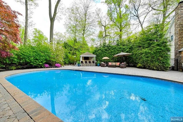 3 Lark Ln, Montvale NJ  07645-1131 exterior