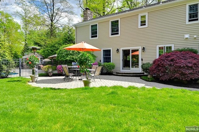 3 Lark Ln, Montvale NJ  07645-1131 exterior