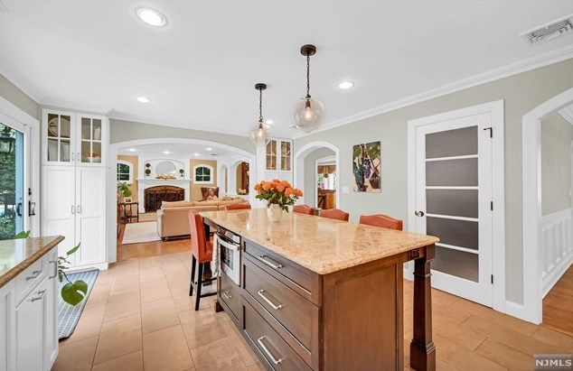 3 Lark Ln, Montvale NJ  07645-1131 exterior