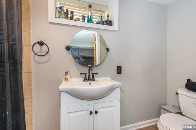 13 Pne St, Lodi NJ 07644-3404 exterior