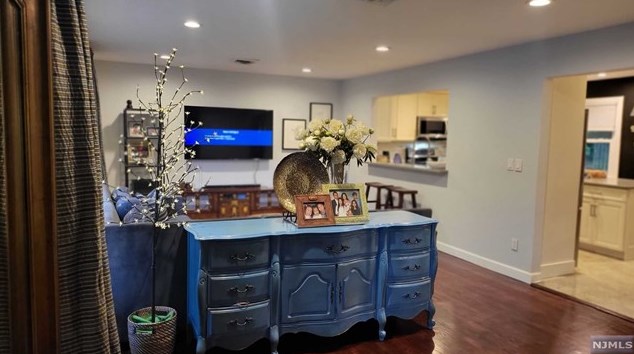 60 Princeton St, Closter NJ  07624-1526 exterior