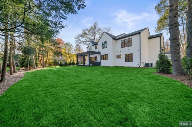 116 Lk Rd, Demarest NJ 07627-2236 exterior