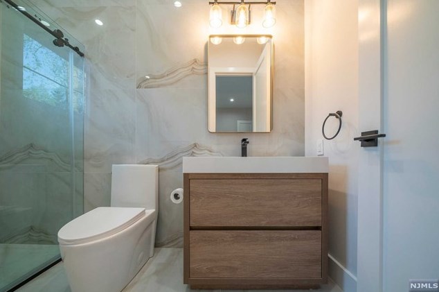 116 Lk Rd, Demarest NJ 07627-2236 exterior