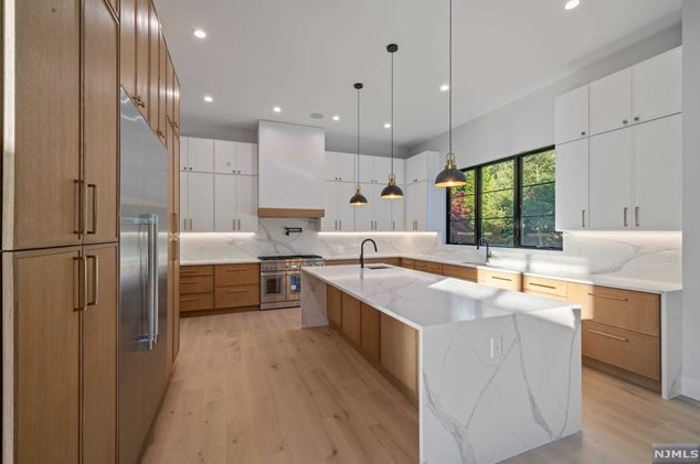 116 Lk Rd, Demarest NJ 07627-2236 exterior