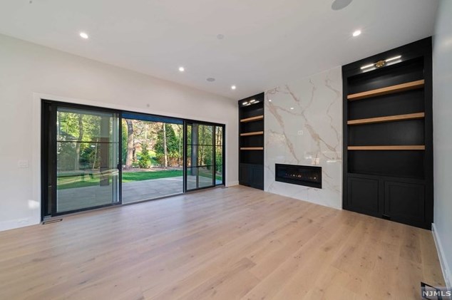 116 Lk Rd, Demarest NJ 07627-2236 exterior