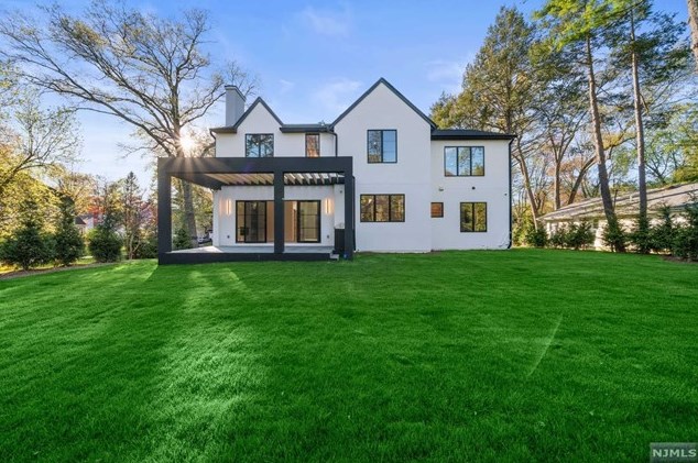 116 Lk Rd, Demarest NJ 07627-2236 exterior