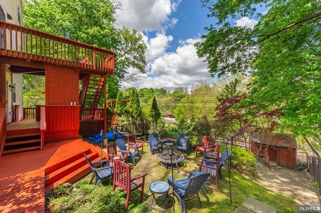 6 Ogden Ter, Kinnelon NJ 07405-1112 exterior