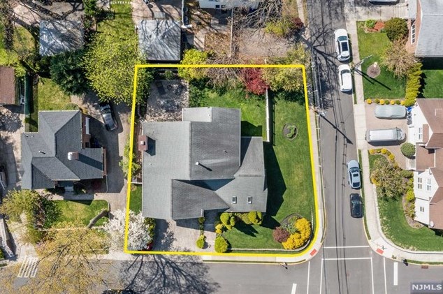 1031 Jassamine Way, West Fort Lee NJ 07024-1524 exterior