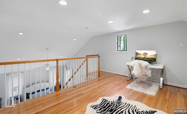 1031 Jassamine Way, West Fort Lee NJ 07024-1524 exterior