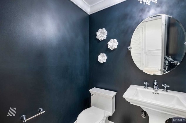 1031 Jassamine Way, West Fort Lee NJ 07024-1524 exterior