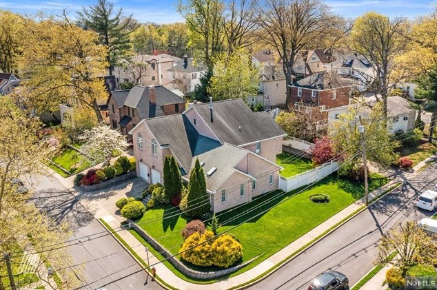 1031 Jassamine Way, West Fort Lee NJ 07024-1524 exterior