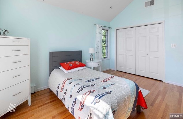 1031 Jassamine Way, West Fort Lee NJ 07024-1524 exterior