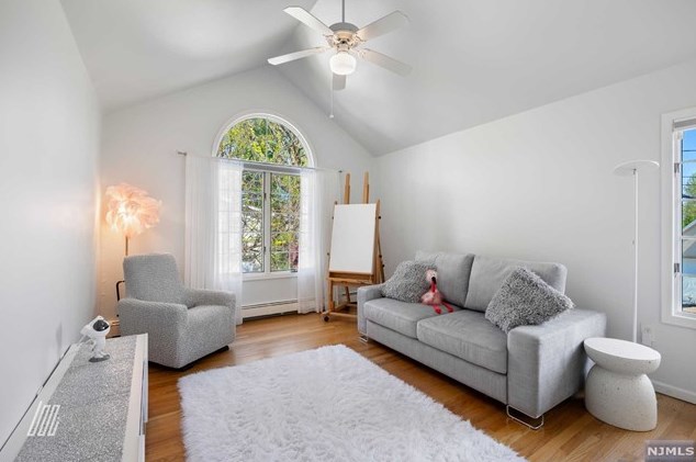 1031 Jassamine Way, West Fort Lee NJ 07024-1524 exterior