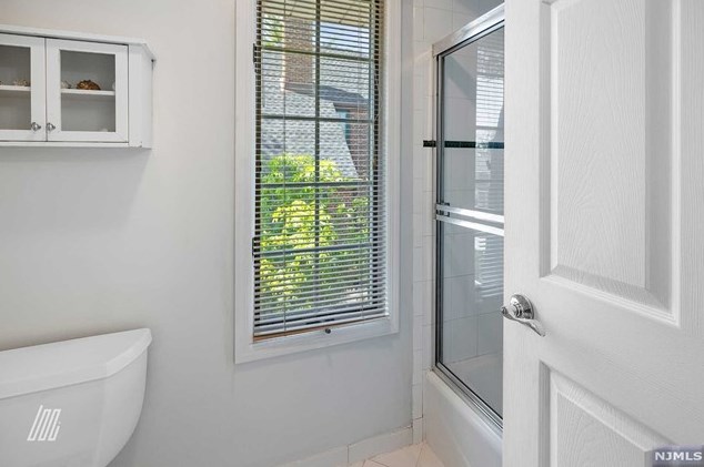 1031 Jassamine Way, West Fort Lee NJ 07024-1524 exterior