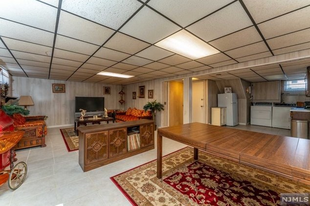 41 Mt Pleasant Ave, West Paterson NJ  07424-2734 exterior
