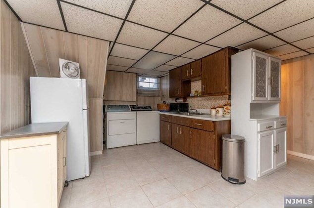 41 Mt Pleasant Ave, West Paterson NJ  07424-2734 exterior