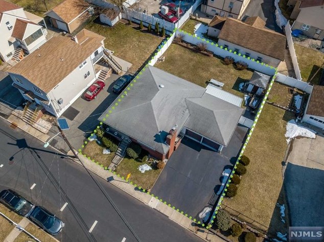 41 Mt Pleasant Ave, West Paterson NJ  07424-2734 exterior