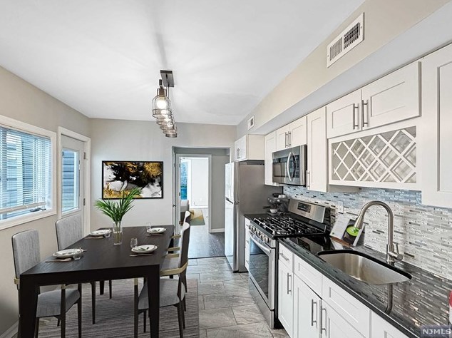 161 St, Union City NJ 07087-5439 exterior