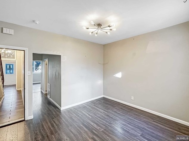 161 St, Union City NJ 07087-5439 exterior