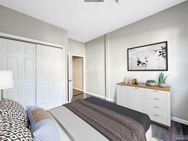 161 St, Union City NJ 07087-5439 exterior