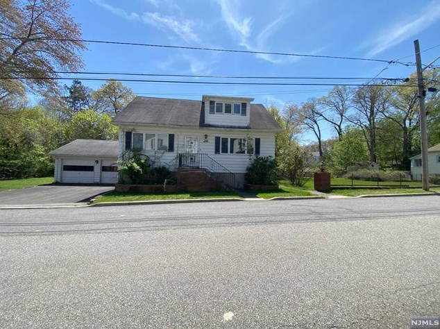 26 Lk St, Paterson NJ 07501-1516 exterior