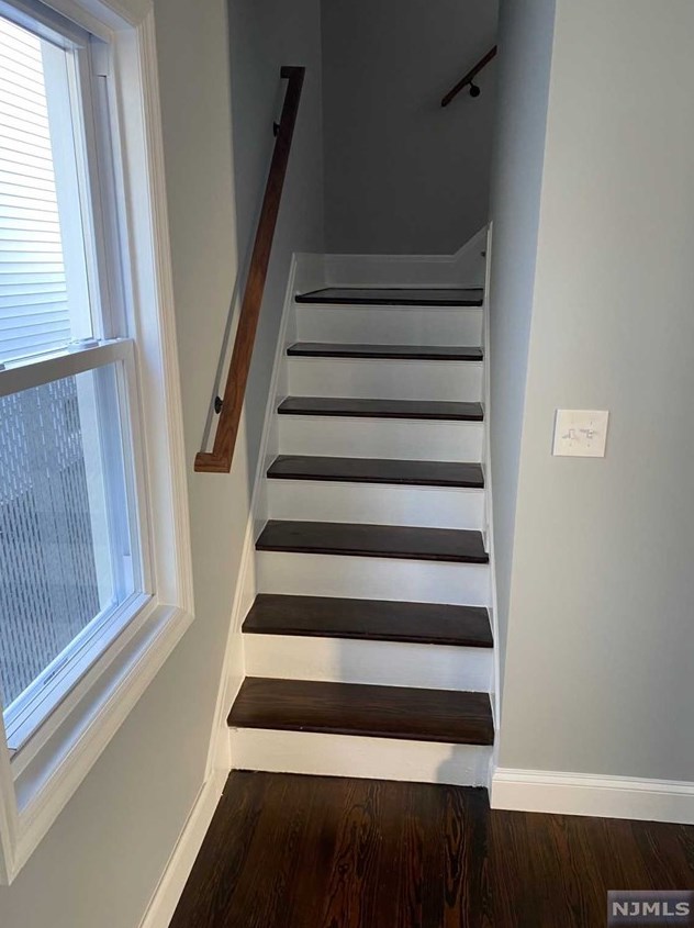 377 Parker Ave, Hackensack NJ  07601-1831 exterior