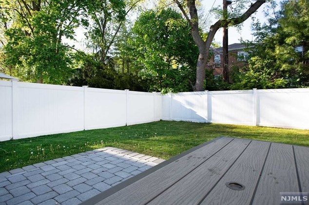 7 Lindley Ave, Tenafly NJ  07670-2816 exterior