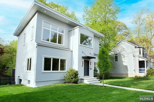 285 Riveredge Rd, Tenafly NJ 07670-1942 exterior