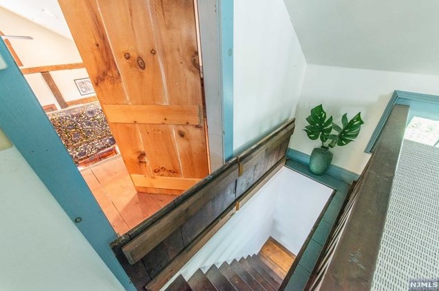 1687 County Rd 565, Wantage NJ 07461-4809 exterior