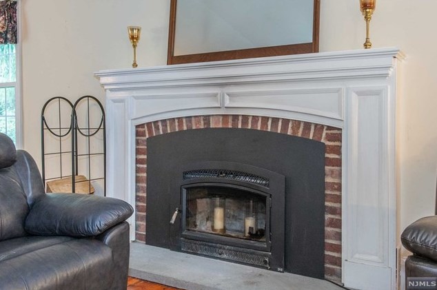 1687 County Rd 565, Wantage NJ 07461-4809 exterior