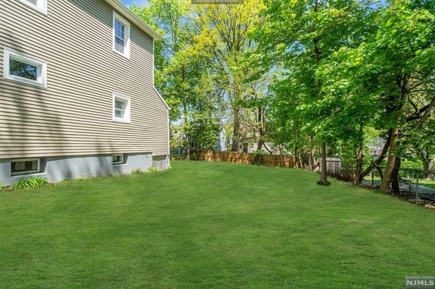 155 Fairview Ave, Teaneck NJ 07666-5931 exterior