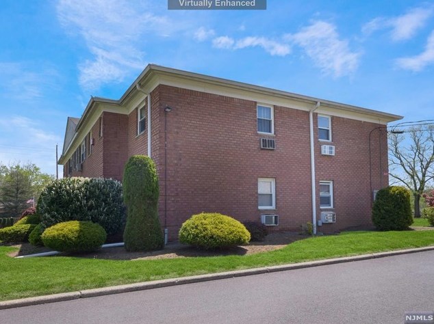 15 2b Knox Ter, Wayne NJ 07470-7949 exterior