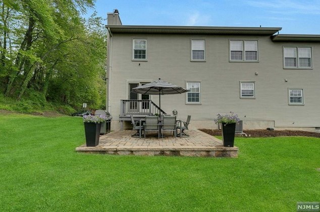 44 Allison Way, Emerson NJ 07630-1829 exterior