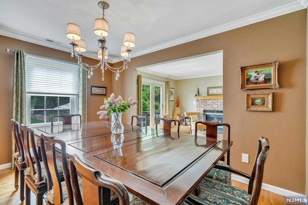 44 Allison Way, Emerson NJ 07630-1829 exterior