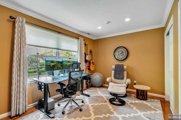 44 Allison Way, Emerson NJ 07630-1829 exterior