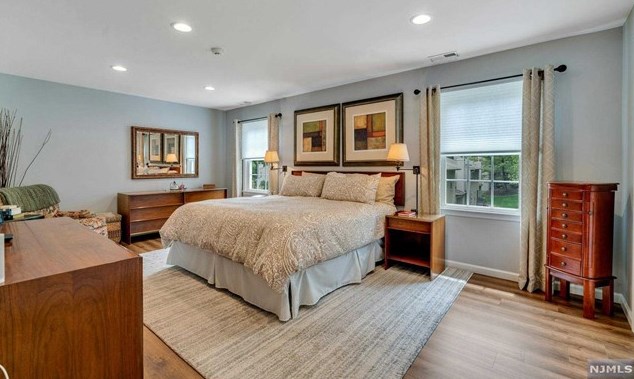 44 Allison Way, Emerson NJ 07630-1829 exterior