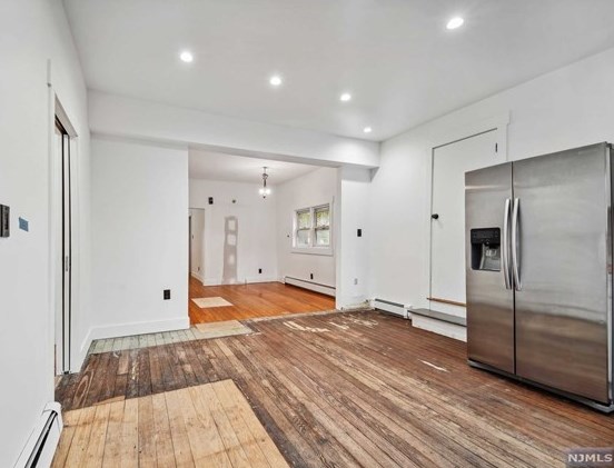 1111 Farm Rd, Secaucus NJ  07094-4005 exterior