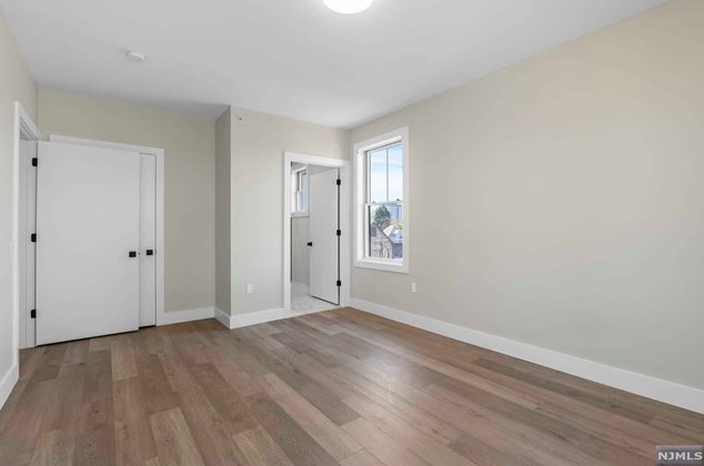 2021 Jones Rd, West Fort Lee NJ  07024-2910 exterior