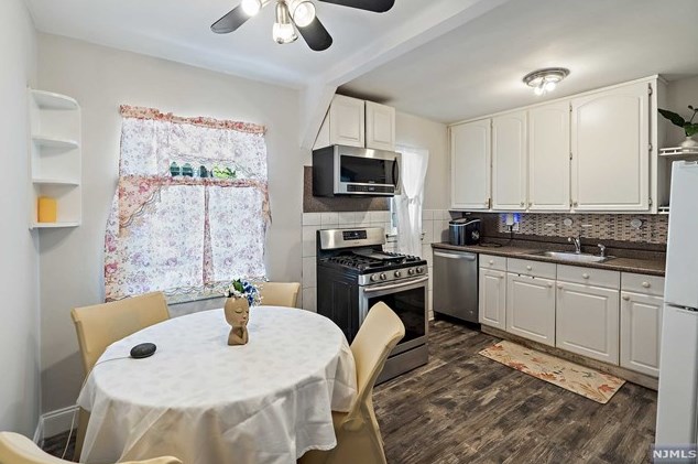 241 Van Buskirk Rd, Teaneck NJ 07666-6361 exterior