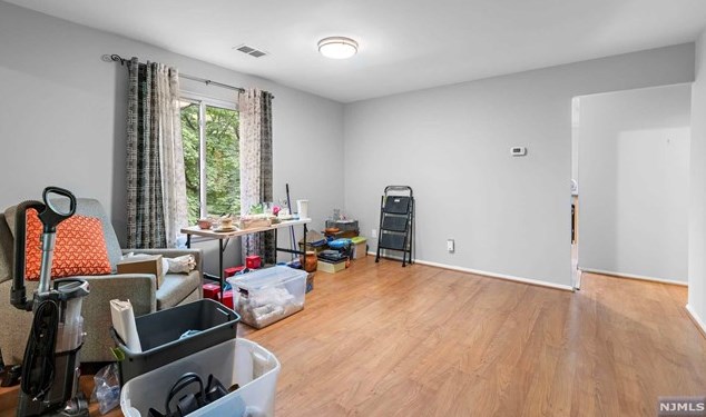 29 Marina Ky, Secaucus NJ  07094-2204 exterior