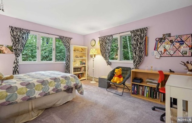 18 Ellsworth Ter, Montvale NJ 07645-2010 exterior