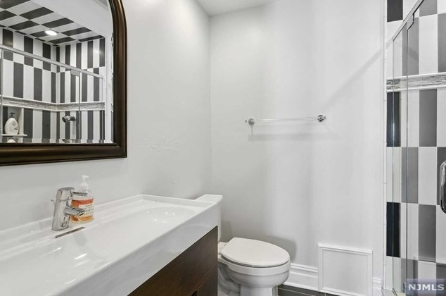 49 Buckingham Rd, Tenafly NJ 07670-3101 exterior