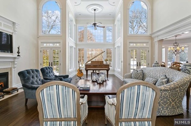 49 Buckingham Rd, Tenafly NJ 07670-3101 exterior