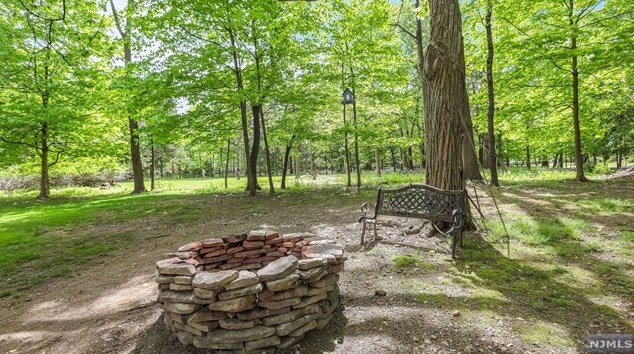 59 Chapel Rd, Mahwah NJ 07430-2842 exterior