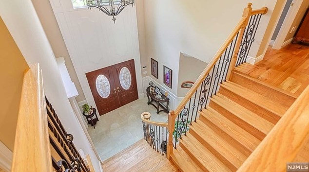 59 Chapel Rd, Mahwah NJ 07430-2842 exterior