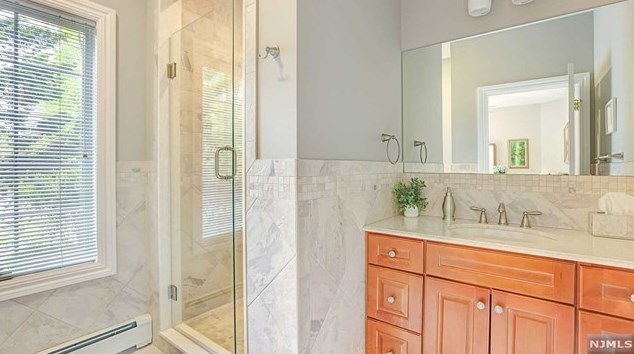 59 Chapel Rd, Mahwah NJ 07430-2842 exterior